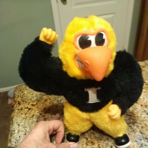 RARE 1983 UNIVERSITY OF IOWA ERTL PLUSH RUBBER FACE #285 HERKY HAWK - Picture 1 of 6